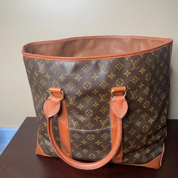 Weekend Tote - Picture 1 of 12